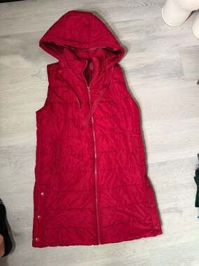 Generic Long Puffer Vest Size Small Burgundy Hooded Quilted Winter Coat